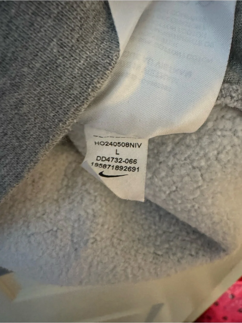Nike Men’s Light Gray Quarter-Zip Sweatshirt